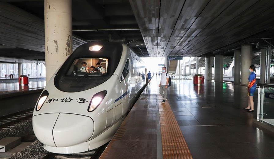 呼和浩特與太原間首開(kāi)動(dòng)車(chē)組列車(chē)