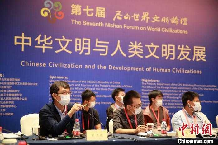 9月27日，第七屆尼山世界文明論壇在山東曲阜開幕。近200位海內(nèi)外專家學(xué)者將進(jìn)行30場對話交流活動?！×籂?攝