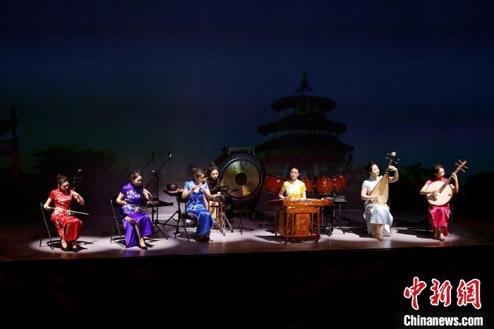 6日，“相約北京”奧林匹克文化節(jié)暨第22屆“相約北京”國際藝術(shù)節(jié)在京開幕?！?lt;a target='_blank' href='/'>中新社</a>記者 富田 攝