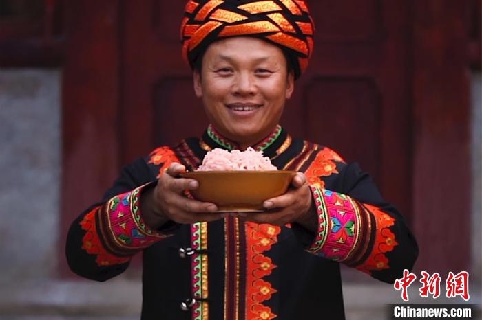 圖為“暢饗云宴”巧手年菜系列短視頻截圖?！『h航 攝