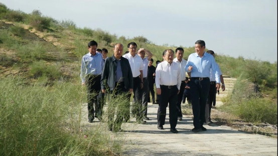 1599443518236865.png 國(guó)家發(fā)改委副主任兼國(guó)家統(tǒng)計(jì)局局長(zhǎng)寧吉喆在庫(kù)布其考察調(diào)研433.png