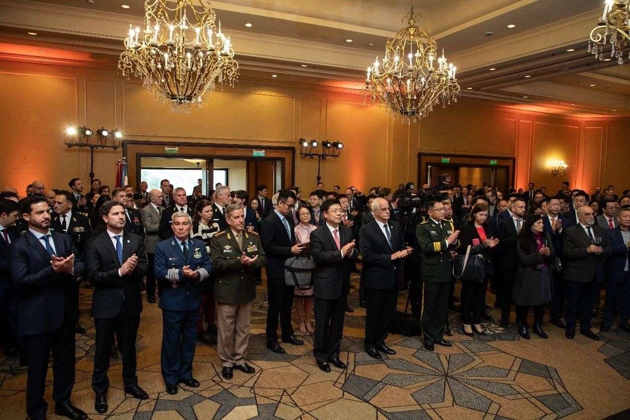 招待會(huì)現(xiàn)場氣氛熱烈友好。中國駐阿根廷大使館供圖