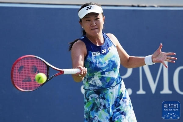 朱琳在比賽中回球。新華社記者 劉杰 攝