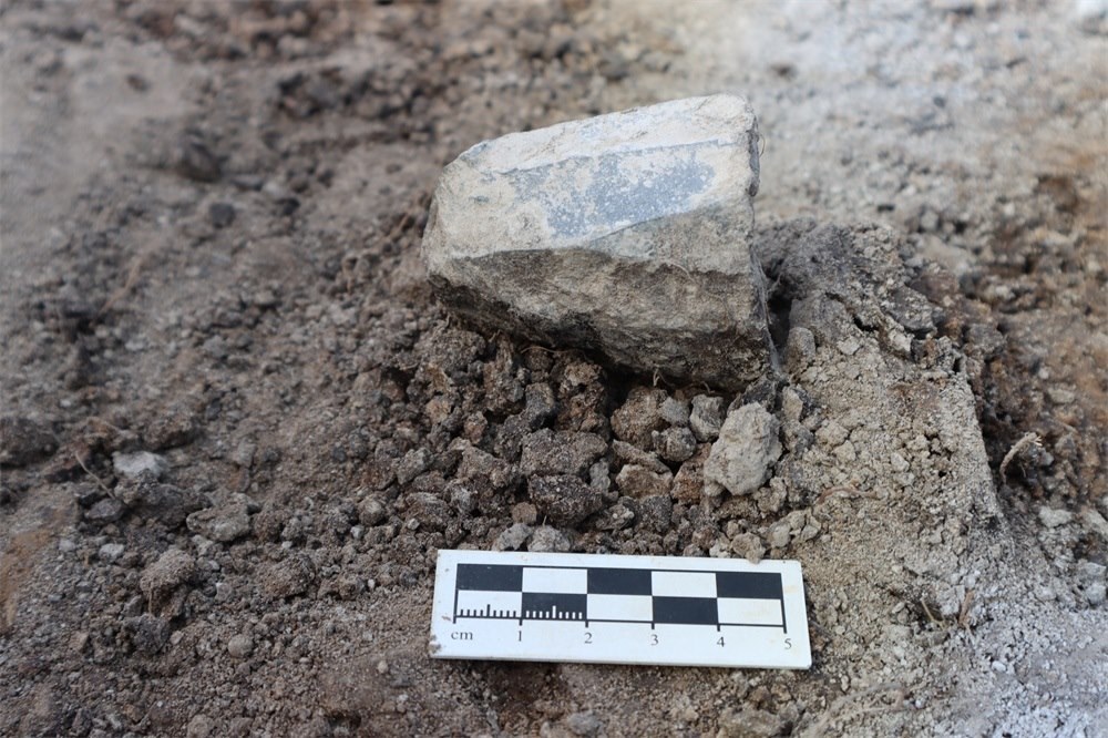 石葉石核出土場景。國家文物局供圖