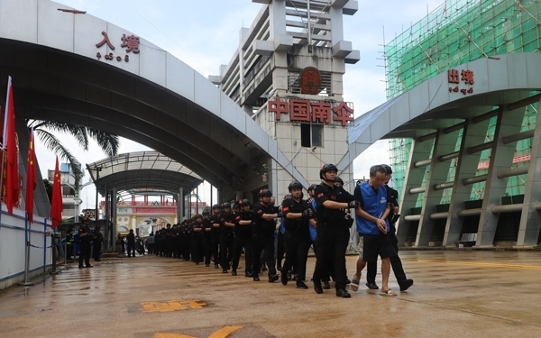 移交現(xiàn)場(chǎng)。公安部供圖