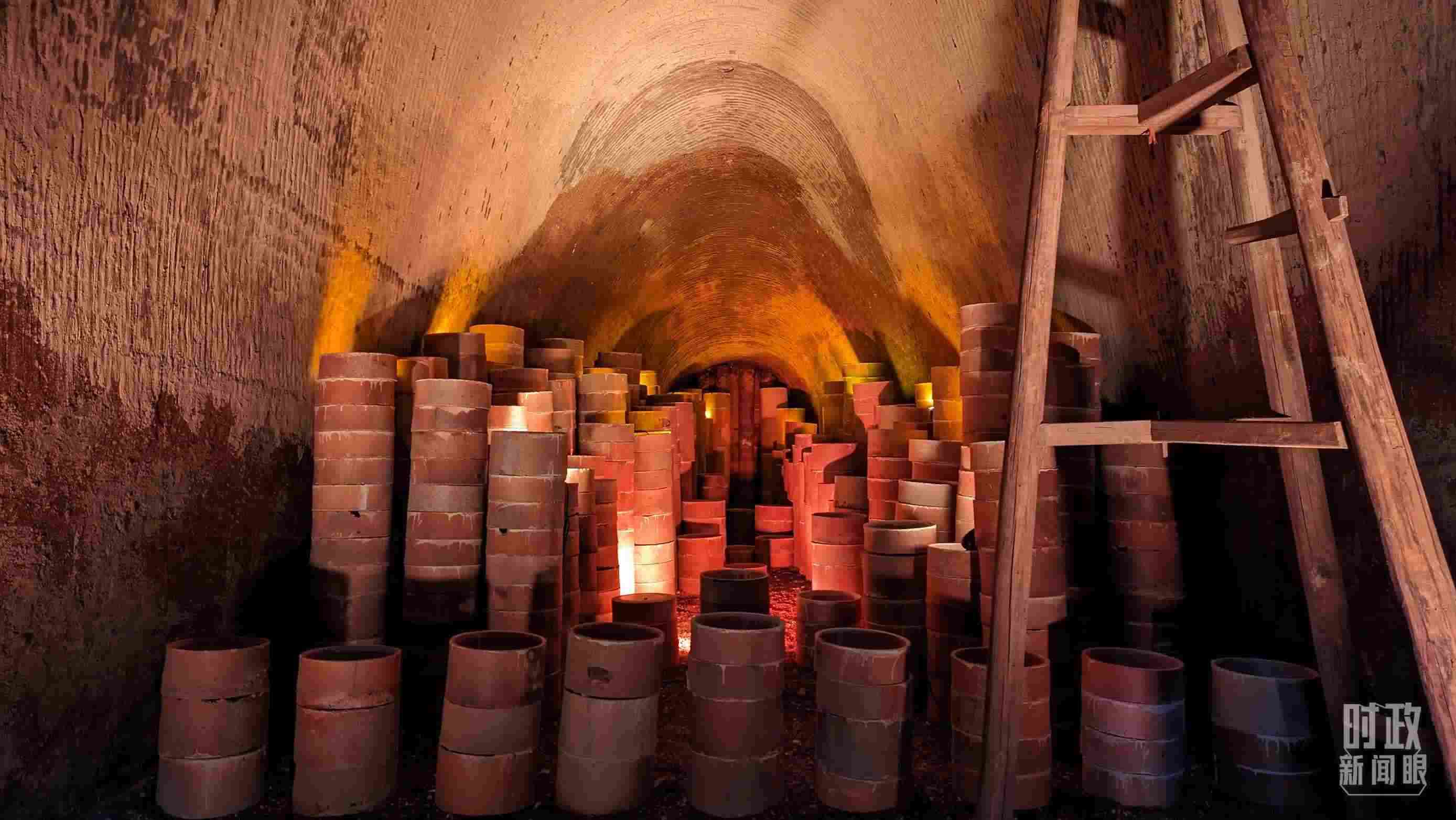 △當地現存最大的柴窯——徐家窯。（總臺央視記者朱超拍攝）