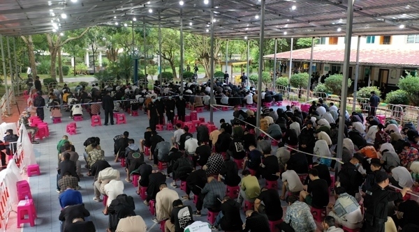 2349名電信網(wǎng)絡(luò)詐騙犯罪嫌疑人一次性移交我方。公安部供圖