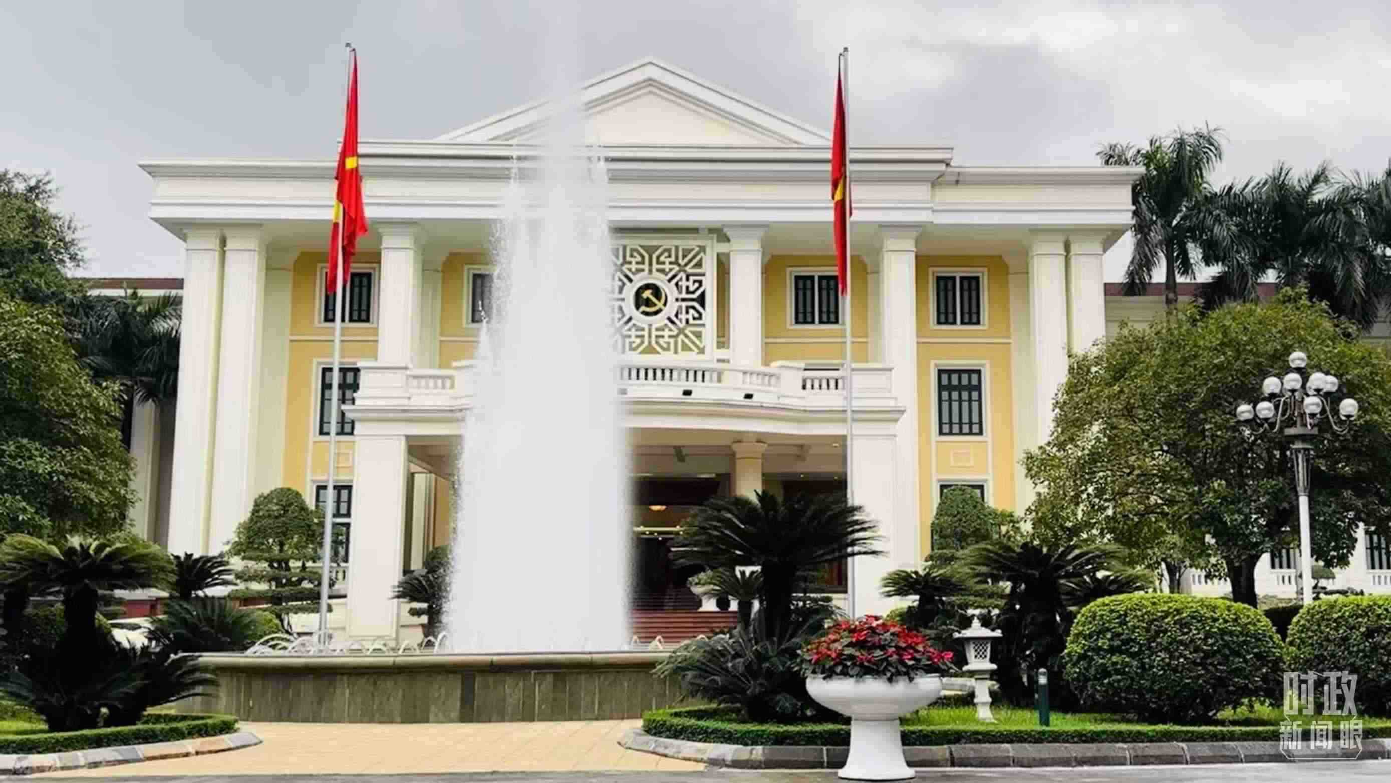 △越共中央駐地。當(dāng)?shù)貢r(shí)間12月12日下午，習(xí)近平在這里同阮富仲舉行會談。（總臺央視記者范一鳴拍攝）