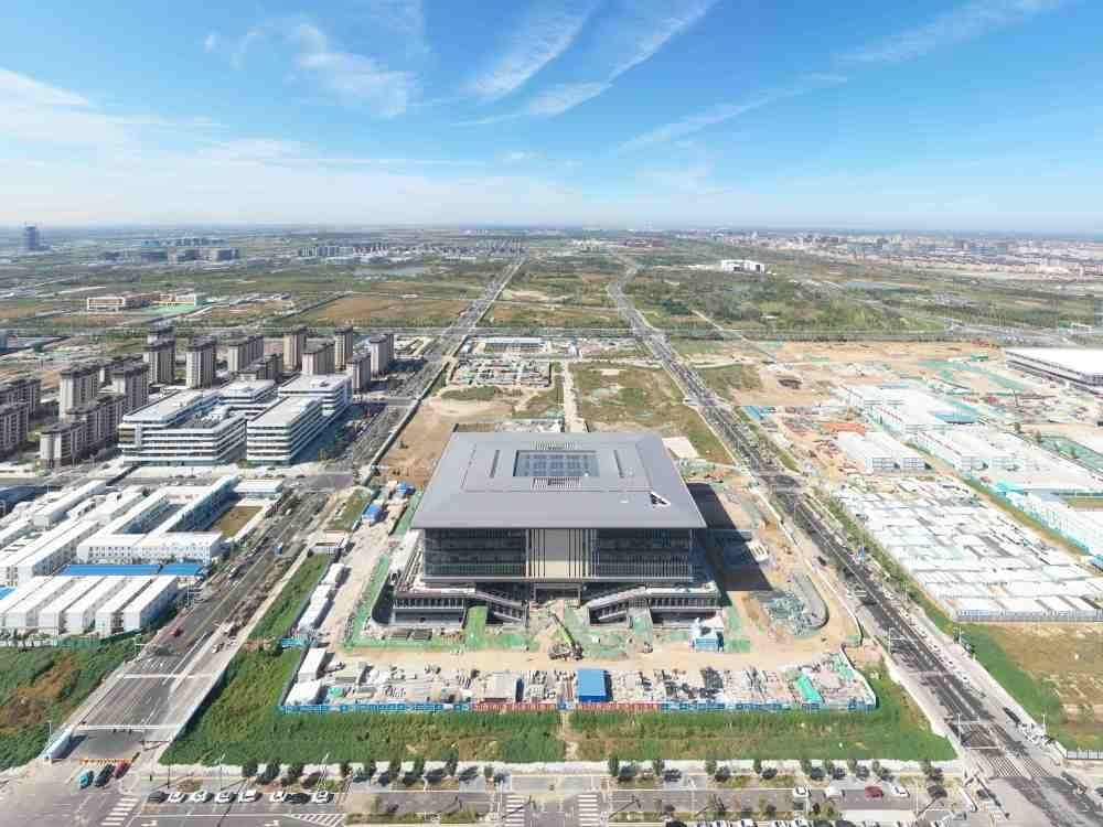 這是雄安新區(qū)大學(xué)園圖書館（2023年10月1日攝，無人機照片）。新華社記者 朱旭東 攝
