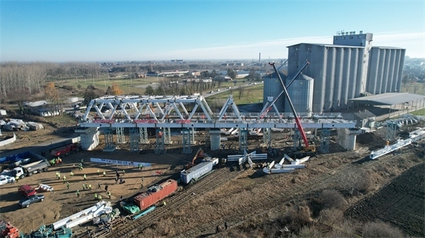 維爾巴斯特大橋鳥瞰。 匈塞鐵路中方聯(lián)營體供圖