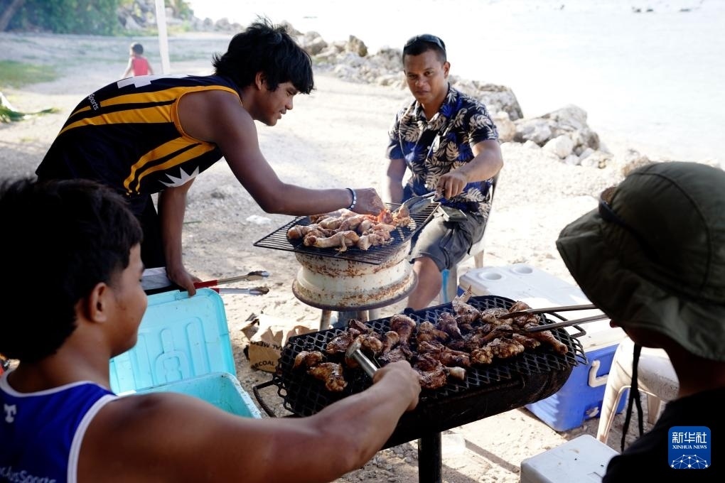 1月20日，當?shù)厝嗽阼敽＿厽?。新華社記者 王申 攝