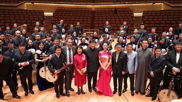 “”天地永樂·中國節(jié)“”音樂會演出人員合影。中國駐德國大使館供圖
