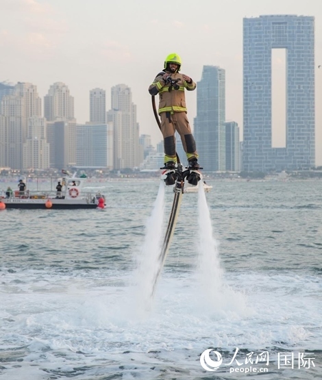 水上消防員。人民網 塔里克·易卜拉欣攝