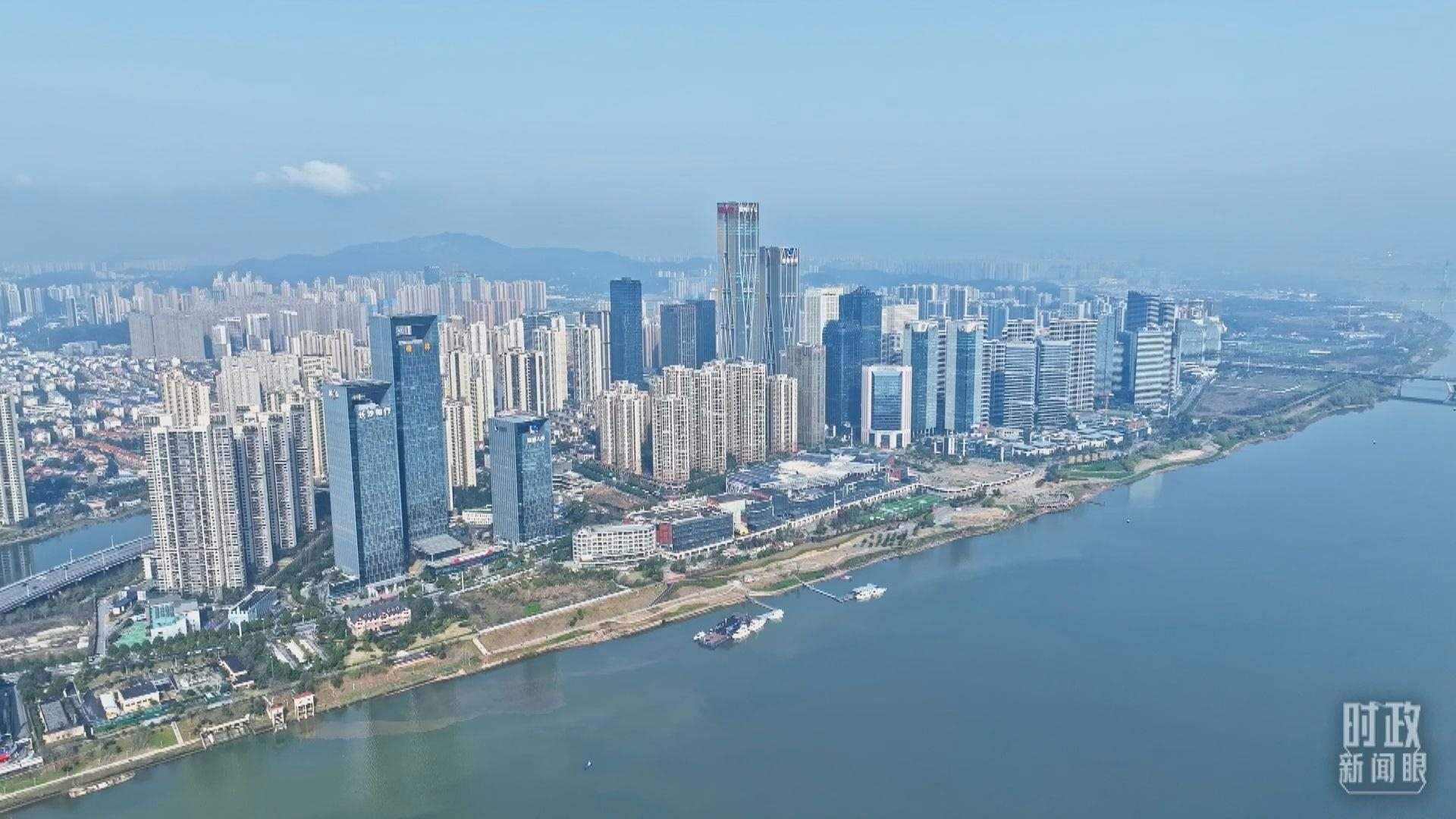 △俯瞰長沙。（總臺(tái)央視記者范凱拍攝）