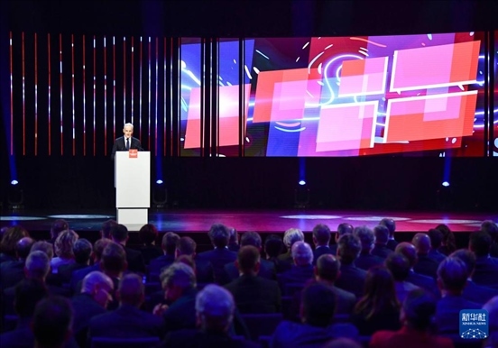 4月21日，挪威首相斯特勒在德國(guó)漢諾威工業(yè)博覽會(huì)開(kāi)幕式上致辭。挪威是今年展會(huì)主賓國(guó)。新華社記者 任鵬飛 攝