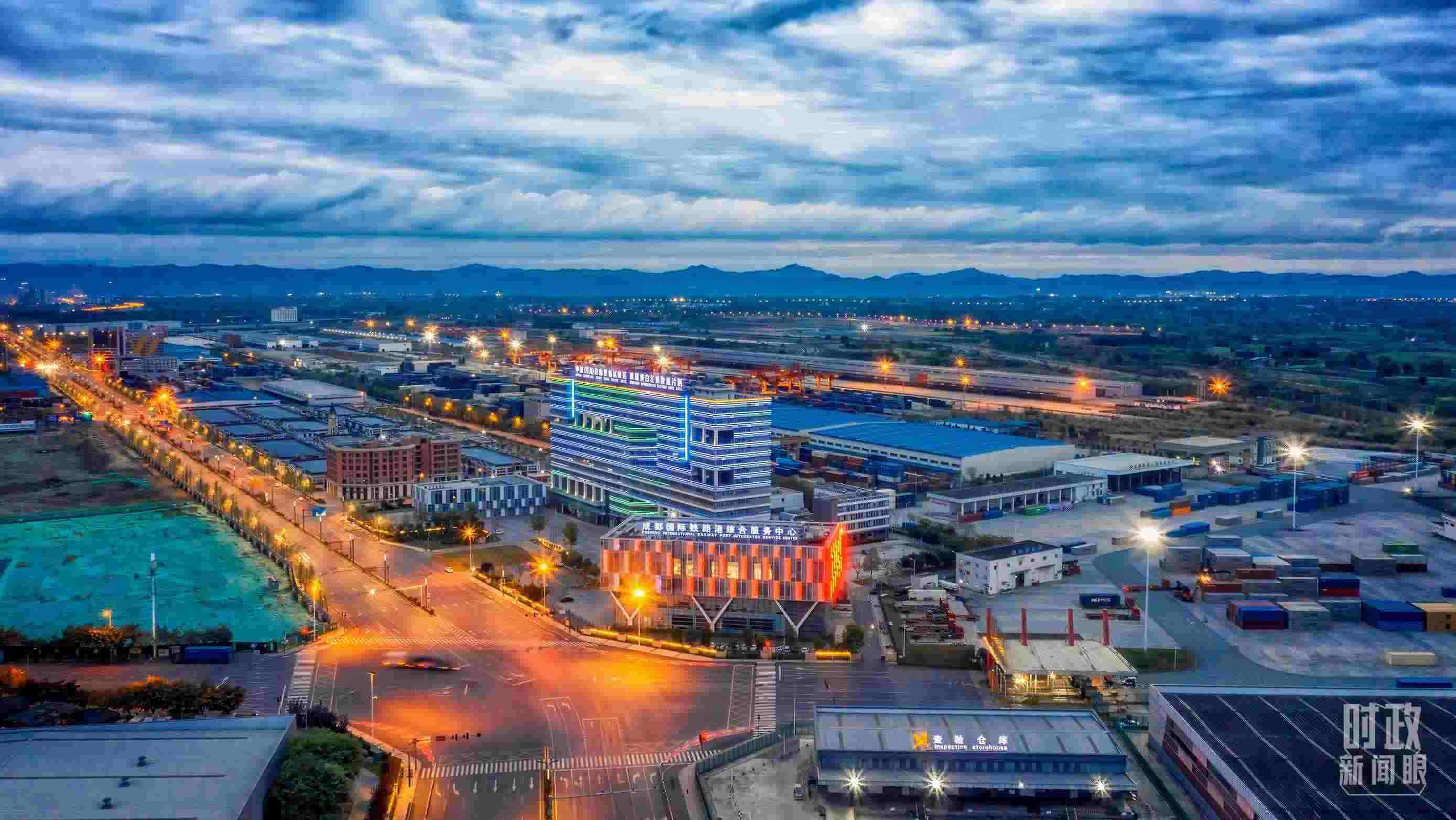 △成都國際鐵路港內(nèi)陸港口。（圖/視覺中國）