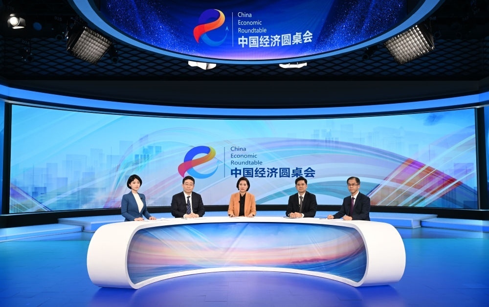這是“中國經(jīng)濟圓桌會”錄制現(xiàn)場。新華社記者 金良快 攝