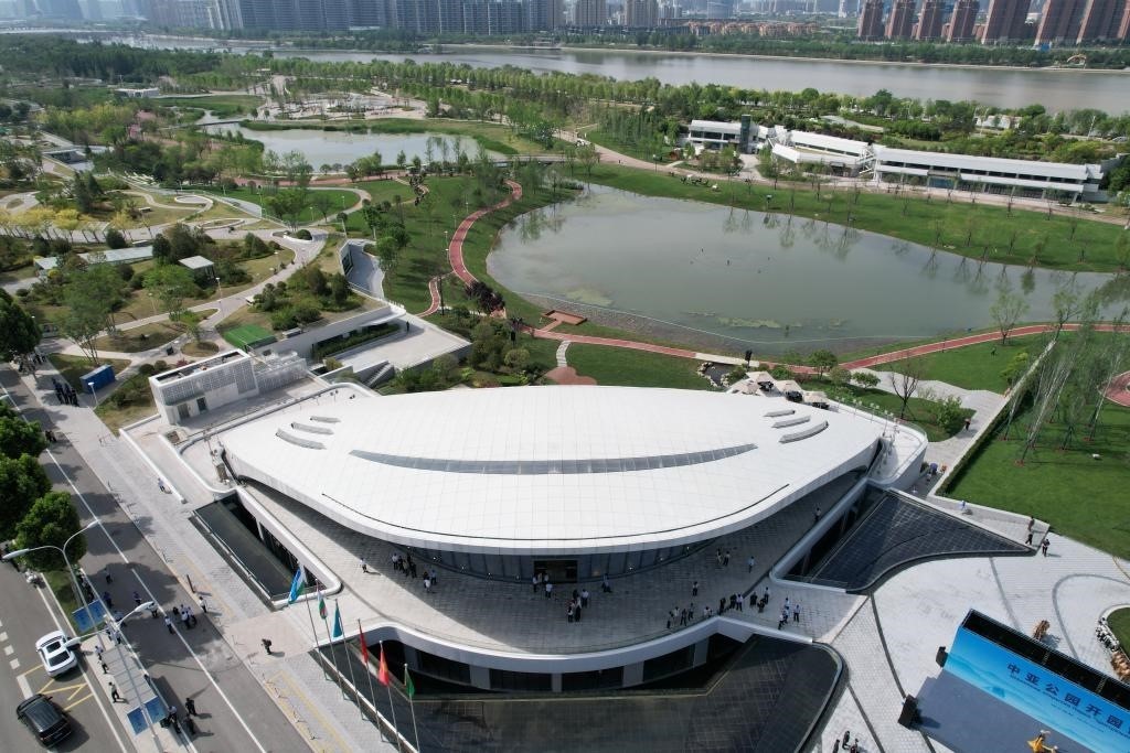 這是位于西安的中亞公園航拍畫(huà)面。新華社記者付瑞霞 攝