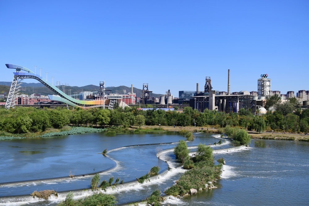 在北京首鋼園附近拍攝的永定河（2022年10月4日攝）。新華社記者 張晨霖 攝