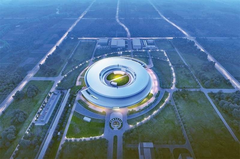 近年來，長三角各省市牢牢把握高質(zhì)量發(fā)展這個首要任務(wù)，因地制宜培育和發(fā)展新質(zhì)生產(chǎn)力，朝著世界級城市群目標(biāo)邁進(jìn)。圖為第四代大科學(xué)裝置“合肥先進(jìn)光源”的效果圖（資料圖片）。 新華社發(fā)（中國科學(xué)技術(shù)大學(xué)國家同步輻射實(shí)驗(yàn)室供圖）