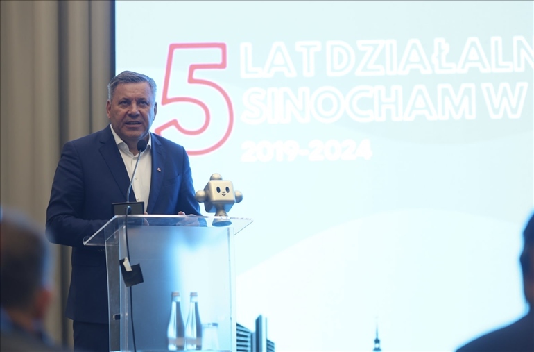 波蘭前副總理比霍琴斯基致辭。