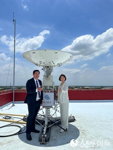 中泰兩國校企合作共贏。左為馬漢科理工大學校長帕納威·普卡亞多，右為銀河航天聯(lián)合創(chuàng)始人劉暢。人民網(wǎng)記者 簡承淵攝