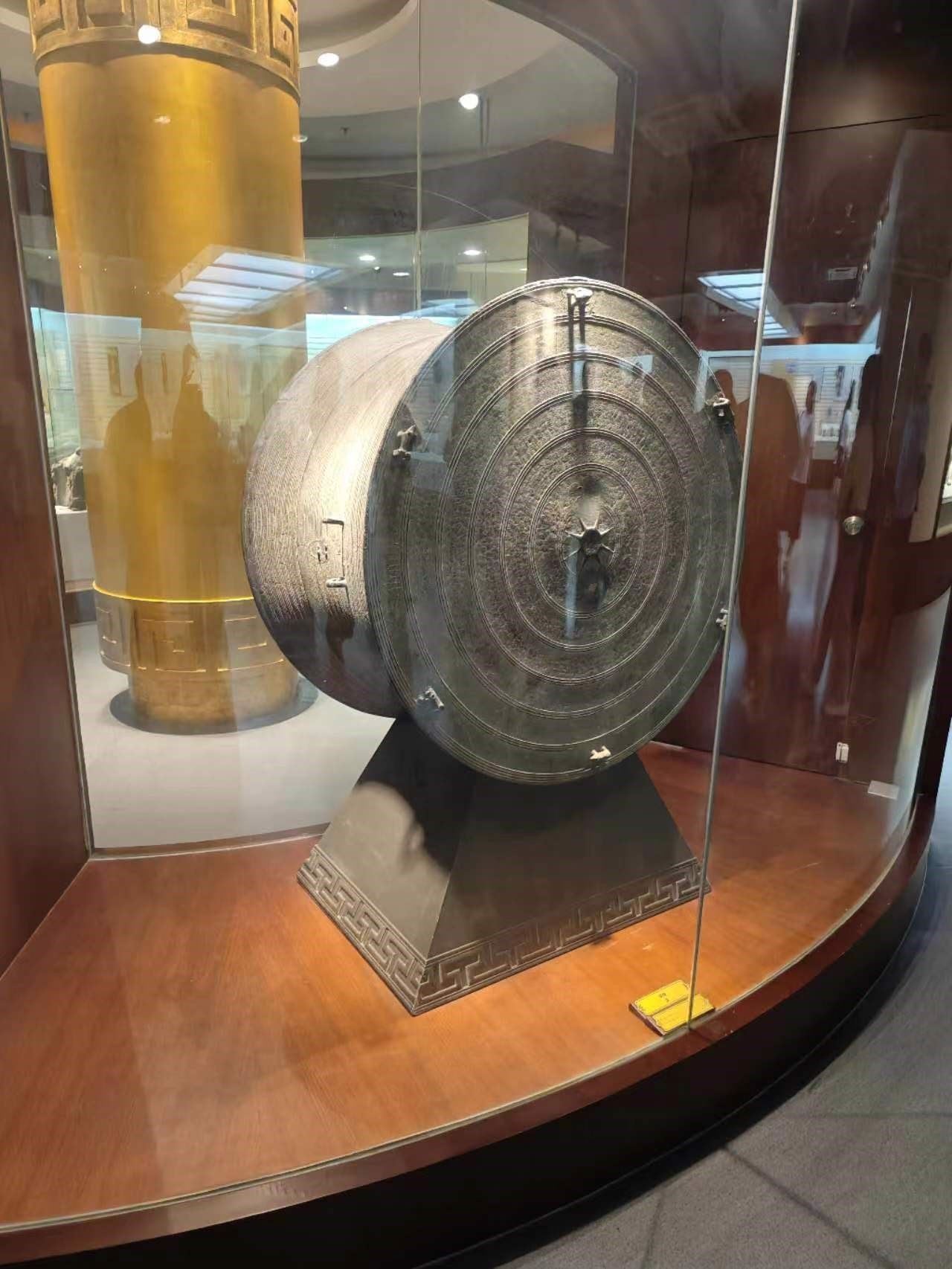 有西南元素的漢代銅鼓。人民網(wǎng)記者 黃鈺攝