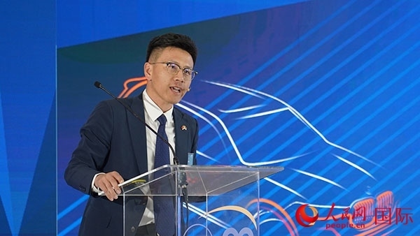 延鋒彼歐南非公司總經(jīng)理張鑫致辭。人民網(wǎng) 張茜攝