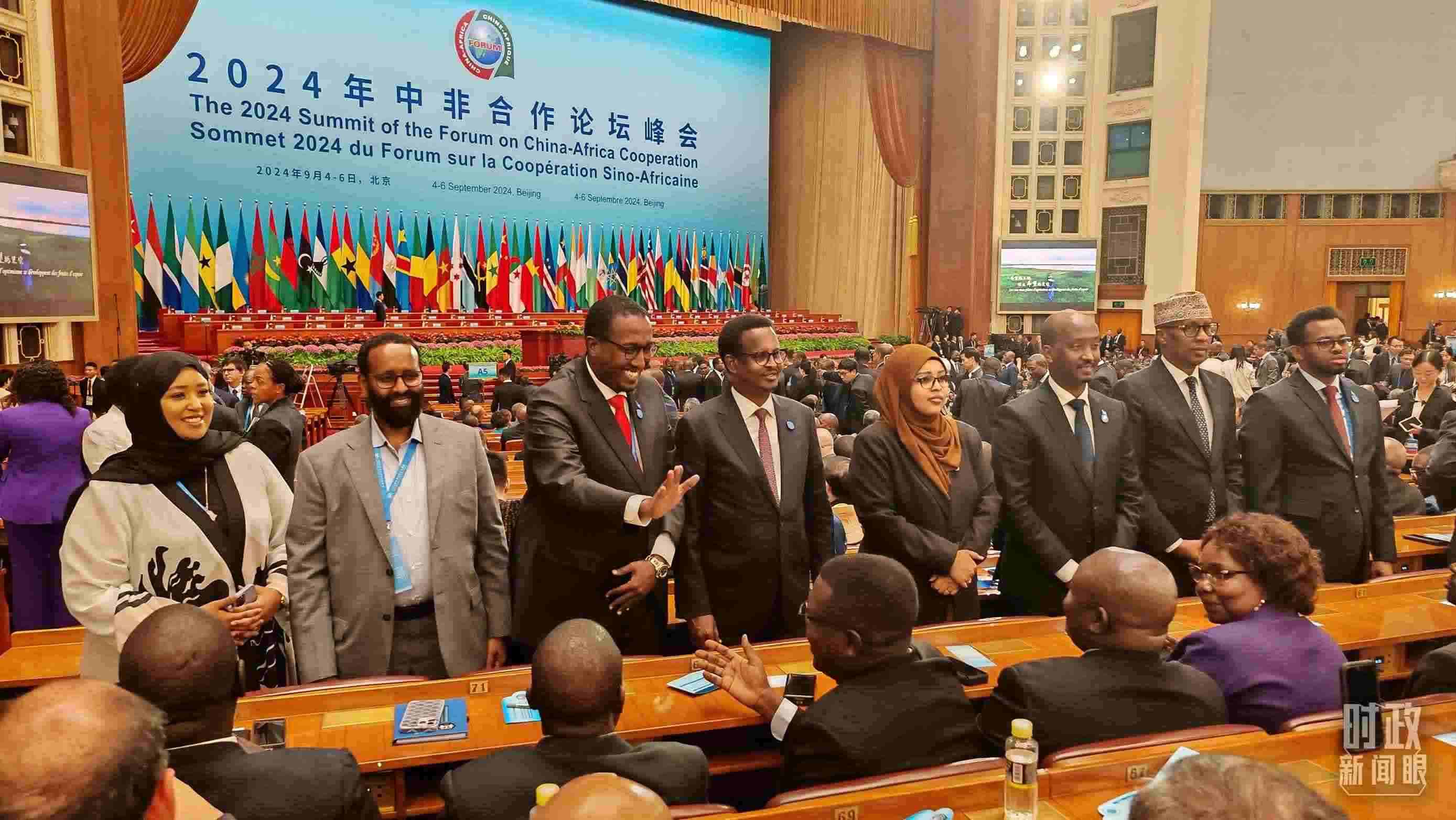  △峰會(huì)搭建溝通的橋梁。（總臺(tái)央視記者鄂介甫、周倜拍攝）