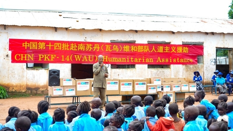 當(dāng)?shù)卣砀屑ぶ袊俦?。王軍杰攝