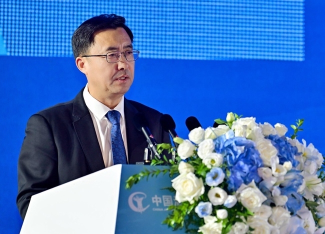 洋河股份黨委書(shū)記、董事長(zhǎng)張聯(lián)東。受訪方供圖