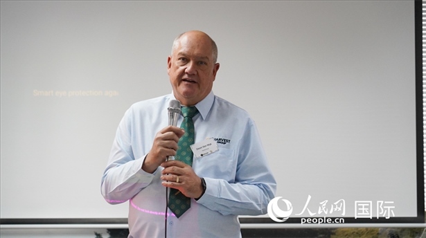 碩豐集團市場總監(jiān)迪恩·范·維克發(fā)言。人民網 張茜攝