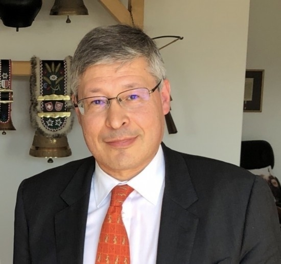 瑞士日內(nèi)瓦伯爾尼大區(qū)經(jīng)濟(jì)發(fā)展署前署長、經(jīng)濟(jì)學(xué)家 菲利普·莫尼耶