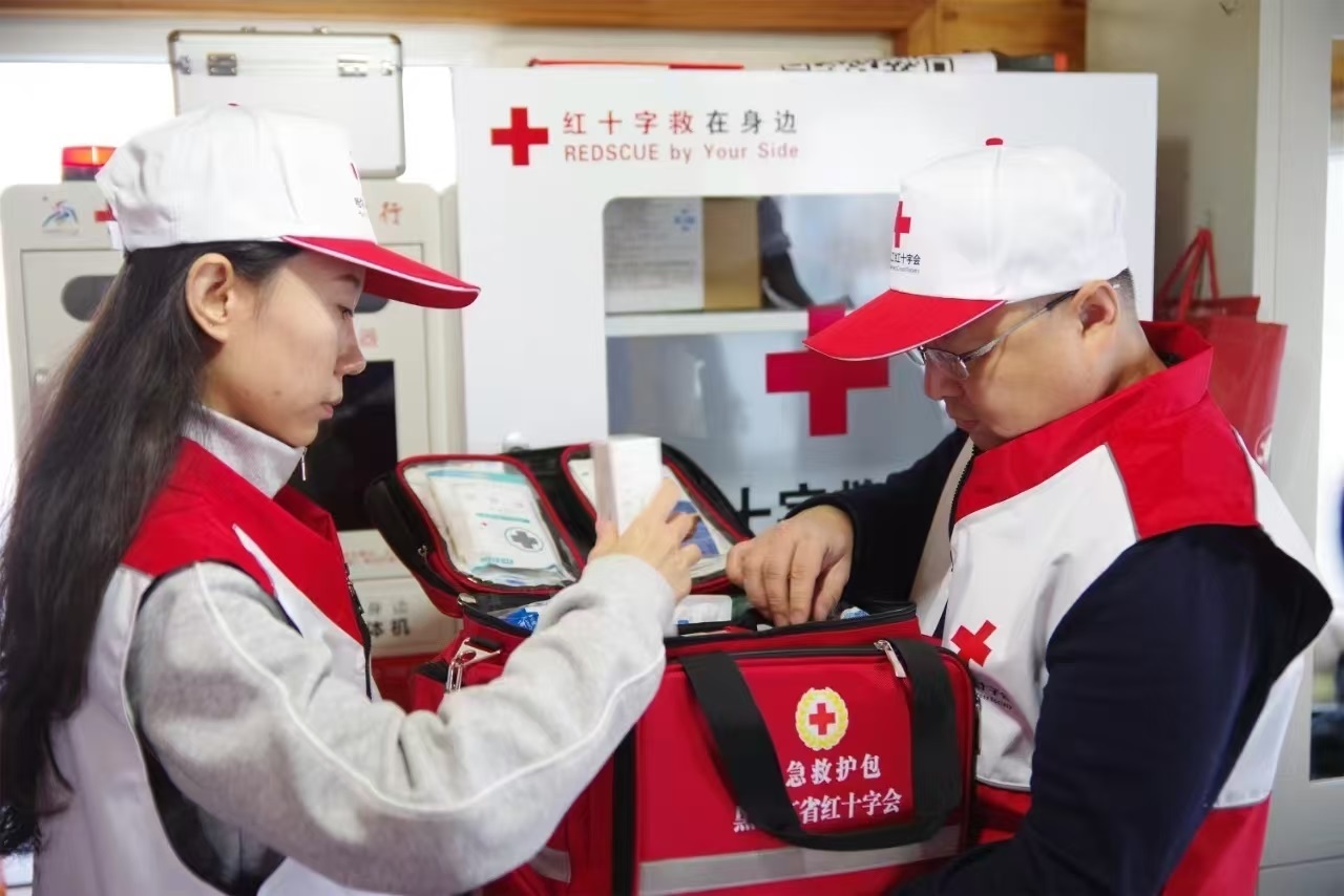應(yīng)急救援志愿者培訓(xùn)現(xiàn)場(chǎng)。 中國(guó)紅十字會(huì)總會(huì)供圖