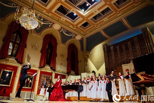 大合唱《燈火里的中國(guó)》。楊浩鵬攝