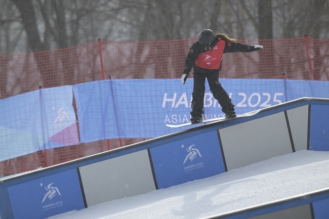 2月8日，張小楠在比賽中。新華社記者 楊冠宇攝