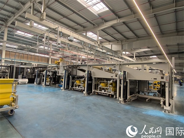 森麒麟在科技城的工廠內(nèi)部。人民網(wǎng)記者 黃培昭攝