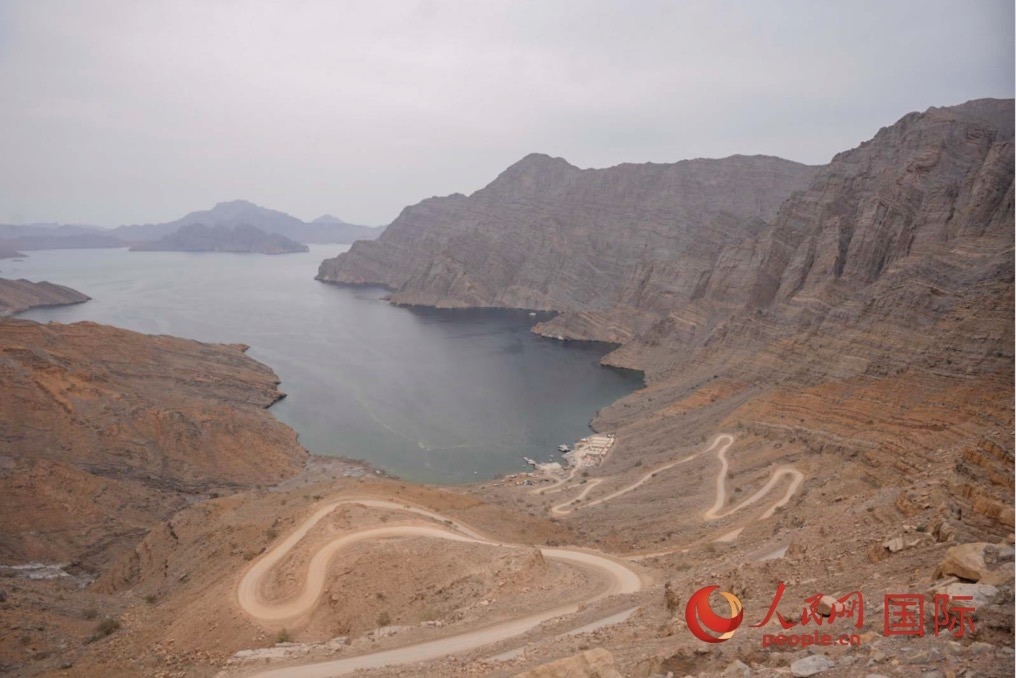 圖為阿曼北部穆桑代姆峽灣。人民網(wǎng) 塔里克·易卜拉欣攝