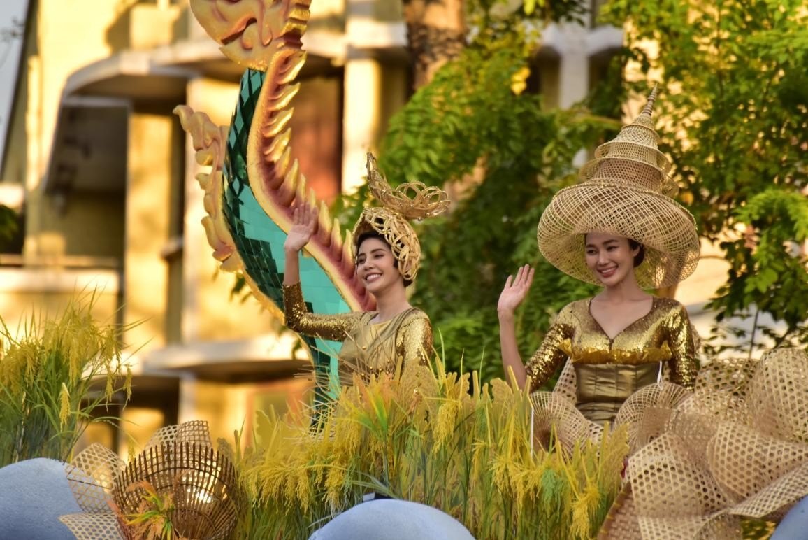 “祝福之河”花車以神龍形象象征水的神圣與豐饒，寓意祈福納祥。泰國國家旅游局供圖