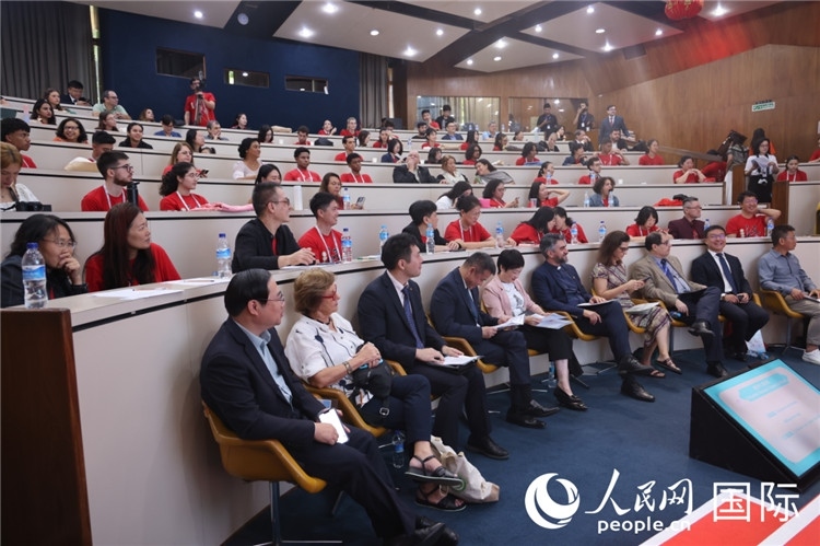 2025年“漢語(yǔ)橋”巴西賽區(qū)決賽現(xiàn)場(chǎng)。人民網(wǎng)記者 時(shí)元皓攝